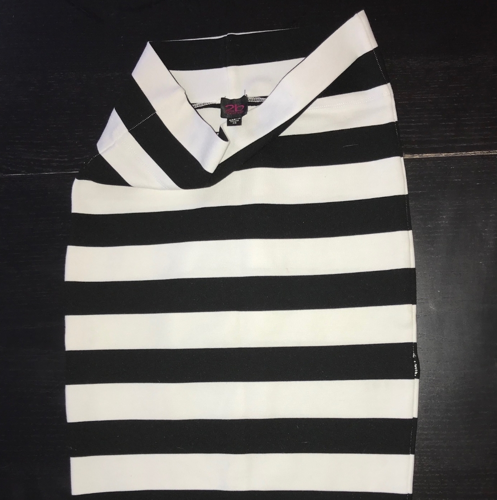 BEBE Wide striped pencil skirt size xsmall - Picture 6 of 8